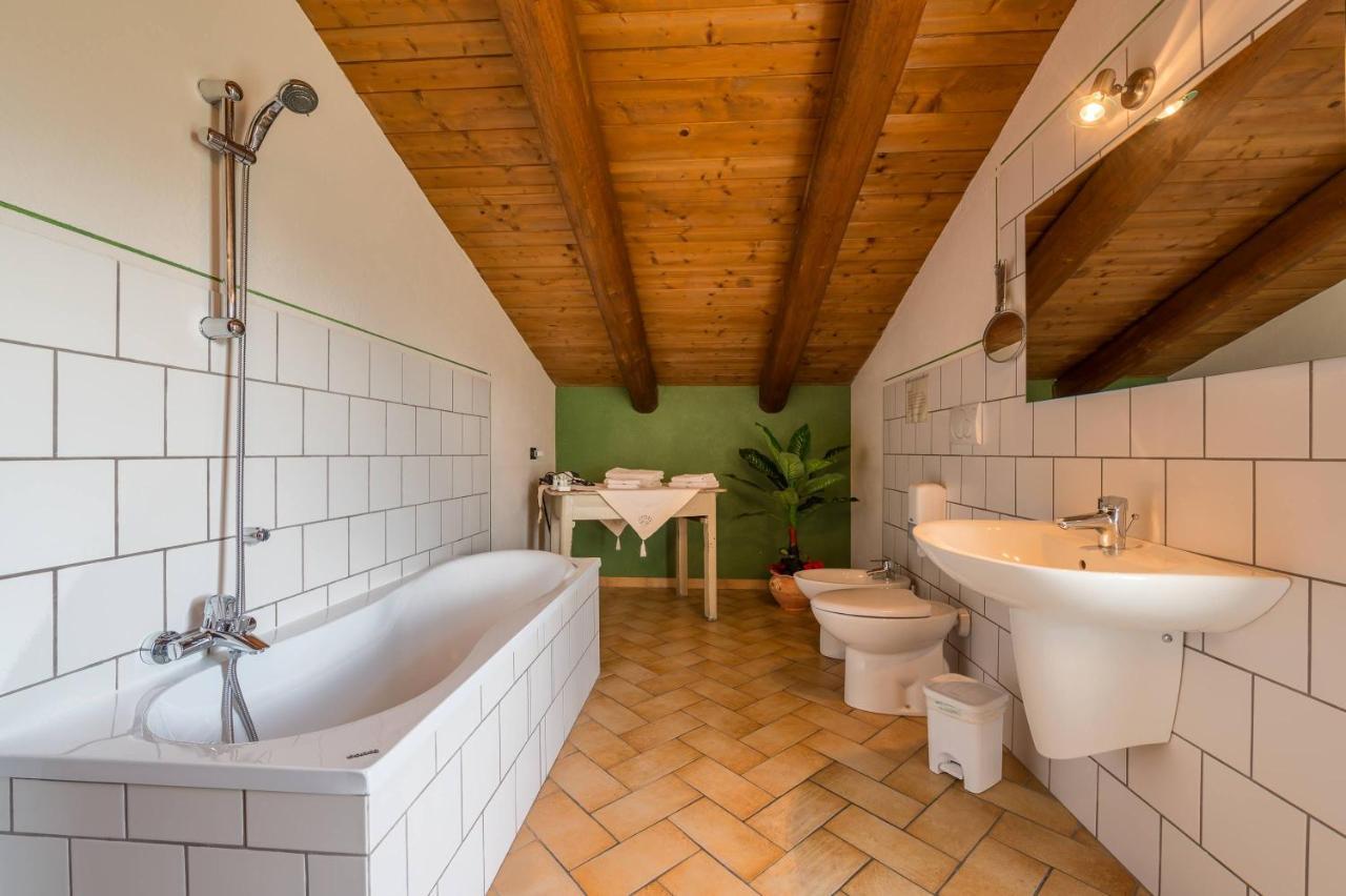 Agriturismo Il Nido Di Bacco Villa Салуцо Екстериор снимка