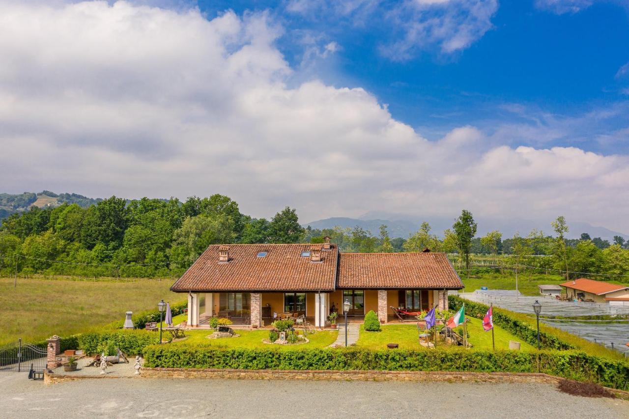 Agriturismo Il Nido Di Bacco Villa Салуцо Екстериор снимка